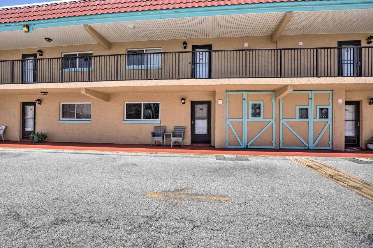 St Augustine Getaway With Porch 1 Block To Beach! 圣奥古斯丁 外观 照片
